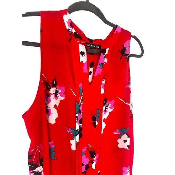 41 Hawthorn Breyson Pleated Detail Sleeveless Blouse Top Size Medium Red Floral - Picture 2 of 5